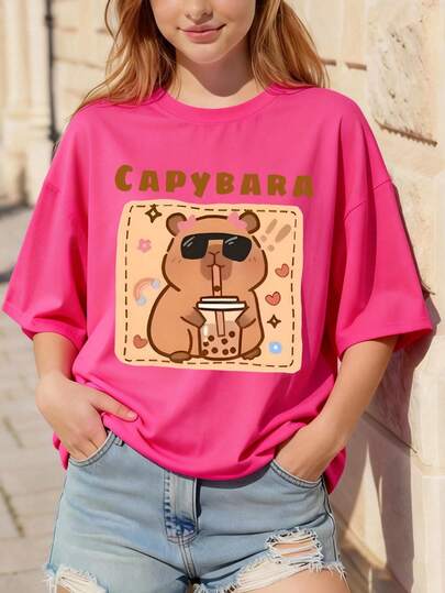 女童休闲宽松印花T恤，水豚图案，男孩戴着太阳镜喝珍珠奶茶，舒适短袖圆领T恤，完美的夏季礼物，适合春夏上学和户外活动穿着。