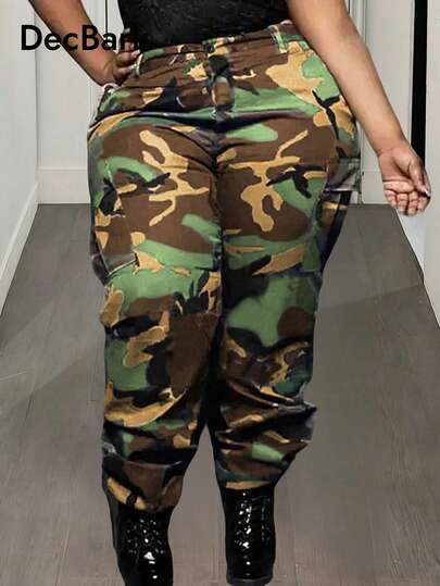 Plus Size Women Camo Printed Flap Pockets Loose Fitting Straight Leg Cargo Pants