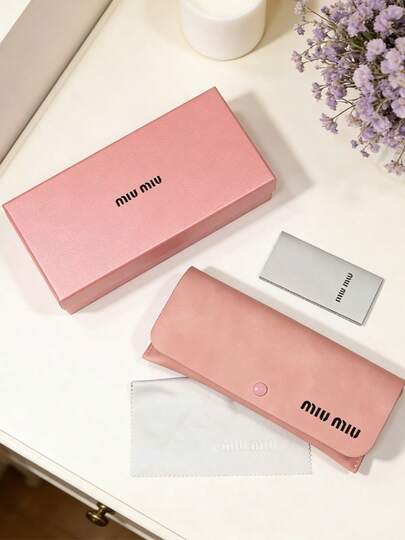 Miu Miu Luxury Pink Velvet Leather Fashion Eyeglass Case, Minimalist Stylish Eyewear Protective Sleeve, Modern Font Design, Soft Lining To Protect Lenses, High-End Women's Gift Suitable For Commuting, Travel, Vacation And Outdoor Use