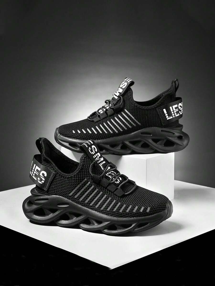 Low-Top Breathable Mesh Lightweight Outdoor Children Sports Running Shoes - Black - View 1