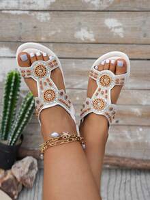 女士宽楦优雅复古金属色平底凉鞋，透气时尚户外沙滩休闲舒适波西米亚风交叉绑带平底凉鞋，宽楦设计，适合夏季日常穿着、派对和户外活动 - 白色 - 查看 2