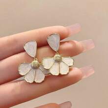 Women's Enamel Flower Dangle Earrings Dainty Floral Stud Earrings, White Petal Drop EarringsFor Sweet Luxury Date Night Fashion Bridesmaid Jewelry Gift - A - 查看 5