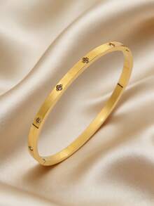 Camhanno 3件套金色首饰套装，低调奢华优雅的不锈钢手镯，完美适用于约会、派对聚会、日常通勤，也是情人节的理想礼物。其简洁流畅的设计，轻松提升您的整体造型，尽显精致魅力和永恒吸引力。 - 金色 - 查看 3