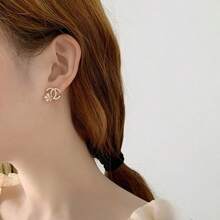 High-End Fashionable Diamond Hoop Earrings, Multi-Functional Unique Earrings, Golden Full-Diamond Wide Ear Clips, Luxurious And Sparkling Diamond High-End Earrings, Suitable For Daily Life, Banquets/Parties, Weddings, Travel, Vacation, Music Festivals, Beaches, Festivals And Other Occasions, Perfect Valentine's Day Gift - one-size - View 5