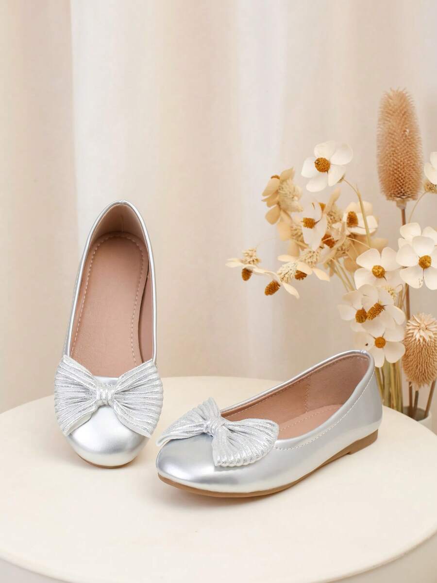 适合青少年和年轻人的时尚平底休闲鞋，百搭 - 銀色 - 查看 1