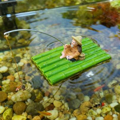 漂浮竹筏钓鱼装饰喂食平台，适用于花园池塘鱼缸水景装饰