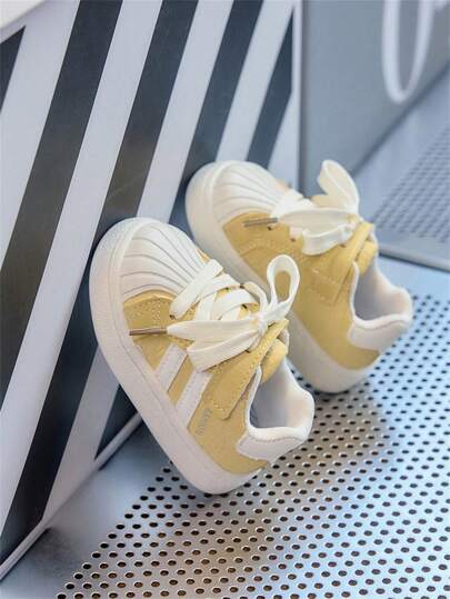 1 Pair Yellow Children/Infant/Toddler Casual Sports Sneakers, Leather Upper Breathable, Comfortable & Fashionable Hook And Loop Closure Kids Shoes, Suitable For Spring/Summer, Autumn/Winter