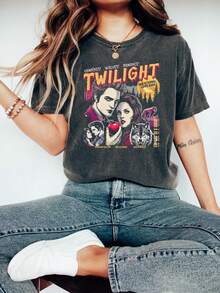 Retro Vintage Twilight Shirt, Twilight Fans Homage T-Shirt, Gift For Book Lover Twilight Saga Comic Retro, Vampires Wolves Romance Shirt - màu đen - Xem 1