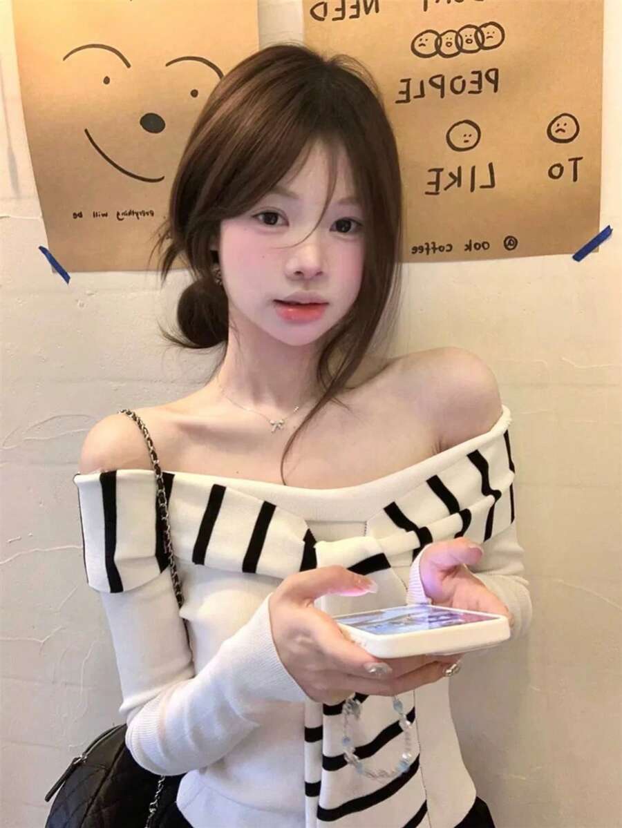 甜美女孩条纹撞色露肩长袖毛衣，女士早春服装 - 杏色 - 查看 1