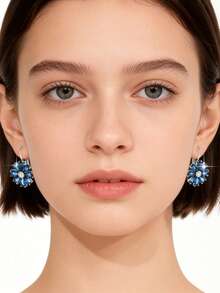 1 par de Belos Brincos de Argola com Flores Azuis Criativas, Zircônia Cúbica Requintada, Brinco Divertido para Meninas, Decoração Diária, Joias de Cobre - flor - Visão 2