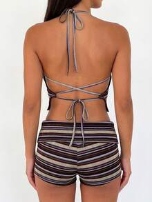 Bộ đồ hai mảnh kẻ sọc phong cách Y2K dành cho nữ - Áo croptop cổ yếm dệt kim gân với dây buộc chéo phía sau và quần short cạp thấp. - Nhiều màu - Xem 5