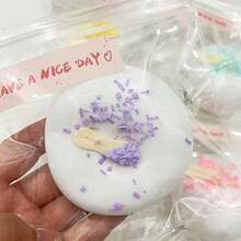 2026新款热销减压冰淇淋捏捏球，慢回弹捏捏玩具，可塑形冰淇淋捏捏球，史迪奇玩具，旅行玩具，课堂解压玩具，迷你小玩意，洗澡玩具，圣诞文具，压力球，送给男孩女孩的礼物，情人节，新年，生日，圣诞节，万圣节，完美礼物 - 彩色 - 查看 12