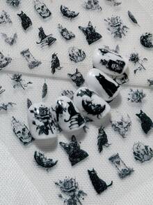 1张暗黑魔法主题美甲贴纸，包含黑猫、骷髅头、药水瓶、蝙蝠、乌鸦、羽毛、玫瑰、月亮元素，营造神秘巫术氛围，适合哥特、巫术和神秘主义风格的美甲装饰，打造独特的暗黑风格美甲。 - 黑與白 - 查看 7