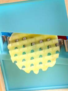 二合一不锈钢土豆切片器兼网状薯片切割器，家用蔬菜切片器 - 彩色 - 查看 4