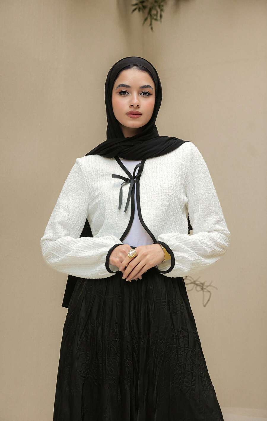 Livesso Contrast Binding Tie Front Crop Jacket - White - View 1