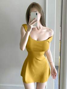 新款性感V领泡泡袖修身连衣裙，时尚美式风格，适合春夏穿着 - 黃色 - 查看 7