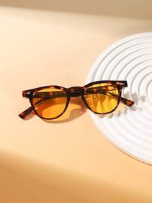 一副女士复古几何框眼镜，实用时尚街头风，附赠眼镜盒 - 彩色 - 查看 5