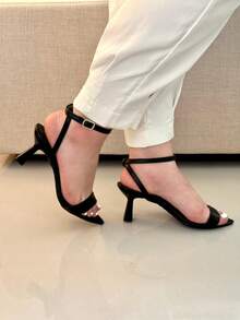 Gisele Sandal With Leaf-Shaped Toe And Cup Heel. - 黑色 - 查看 2