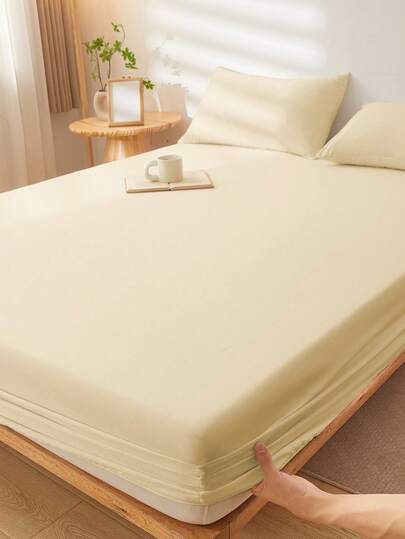 1pc Super Soft Solid Color Fitted Sheet, Home Bedding, Lightweight Bed Sheet, Khaki Mattress Cover, Soft & Breathable, Fits All Size Mattresses - Twin, Full, Queen, King, All Season, Indoor Decor, Machine Washable