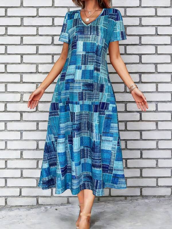 女士V领短袖蓝色几何格子拼接印花A字长连衣裙，休闲优雅透气舒适飘逸夏季长裙