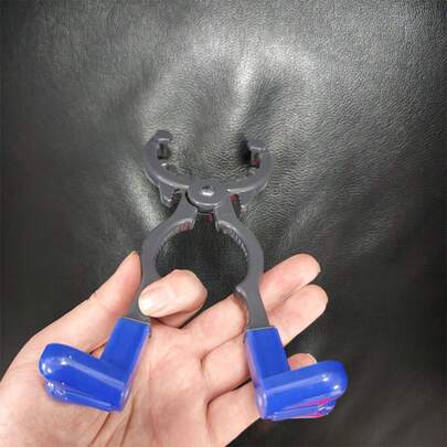 多功能阀门扳手，专为减压和开启液化气钢瓶而设计，适用于液化气应用。