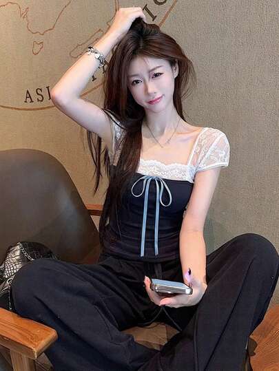 韩版甜辣蕾丝拼接方领短袖T恤，女款，春夏款，蝴蝶结装饰修身露脐上衣