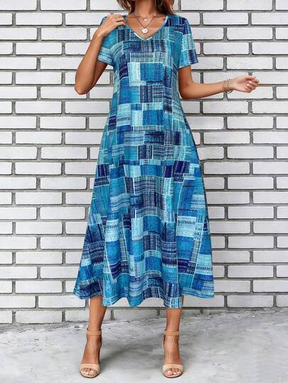女士V领短袖蓝色几何格子拼接印花A字长连衣裙，休闲优雅透气舒适飘逸夏季长裙