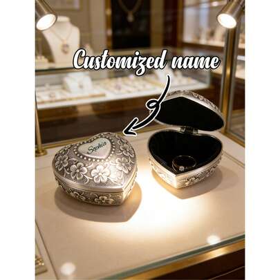 1 Hộp đựng trang sức kim loại khắc tên cá nhân - Tùy chỉnh tên/ngày/lời nhắn, Hộp đựng trang sức nhỏ kiểu cổ điển, Hộp đựng nhẫn cưới thiết kế hoa văn trang nhã, Hộp quà tặng trang sức hình trái tim, Hộp đựng kỷ niệm bằng kim loại cho lễ đính hôn, kỷ niệm ngày cưới, sinh nhật, quà tặng ngày Nữ hoàng, Hộp đựng trang sức, Hộp lưu niệm, Chế tác tinh xảo, Hộp đựng, Dùng để đựng vòng cổ, vòng tay, nhẫn, bông tai