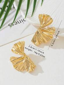 1 Pair European And American Fashion Gold Ginkgo Leaf Shaped Exaggerated Elegant Earrings, Suitable For Dates, Balls, Parties And Other Occasions - Yellow Gold - View 4