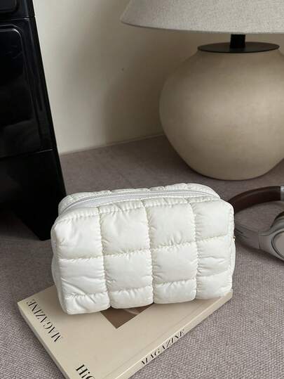 1pc Girls' Solid Color Polyester Zipper Closure Fashion Children's Toiletry Cosmetic Bag, Suitable For Daily Travel And Washing Use In Spring/Summer