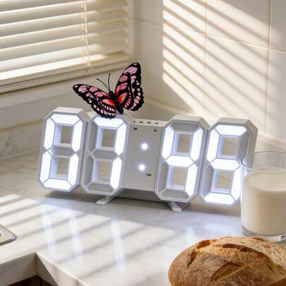 Reloj digital electrónico con gran pantalla de 4 dígitos y decoración de mariposa, reloj despertador digital LED con indicador de temperatura, reloj de decoración de escritorio creativo para dormitorio, sala de estar, reloj LED de sobremesa portátil (decoración de mariposa emparejada al azar), baterías no incluidas