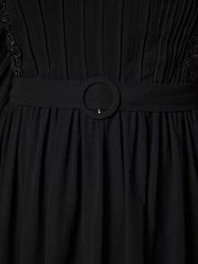 Vestido largo elegante de gasa negra con corte evasé para mujer de talla grande, con hombros de encaje con volantes, plisado en el busto, mangas abullonadas, cinturón en la cintura y botones de perla en el bajo. Adecuado para uso diario, festivales, vacaciones, citas, bodas y otras ocasiones formales en primavera y verano - Negro - Ver 10