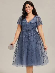 Elegante vestido formal midi morado con cuello en V, manga corta, con flores y lentejuelas, adecuado para invitados de boda en otoño/invierno y fiestas de primavera - Neblina azul - Ver 4