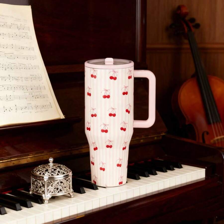 HYDROJUGs 32oz Gift-Ready Eye-Catching Playful Cherry & Pinstripe Insulated Tumbler, Functional Travel Mug & Water Bottle With Durable Stainless Steel Build & Secure Snap Lid, Double-Wall Vacuum Cup For Daily Hydration, Movie Nights & Casual Hangouts, Ideal Christmas & Halloween Gift For Family & Friends Who Love Whimsical Designs - 32oz粉櫻桃 - 查看 1