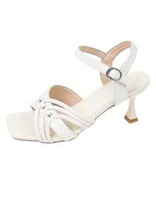 Sandalias de tacón alto blancas con tiras cruzadas y remaches plateados | Sandalias de moda para mujer con suela gruesa y hebilla - Blanco - Ver 9