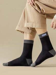 Chaussettes mi-mollet pour hommes, chaussettes de sport pour automne/hiver, chaussettes polyvalentes à motif de bloc de couleur et de lettres, respirantes et absorbant l'humidité, convenant aux jeunes adultes et aux étudiants - Multicolore - Voir 9