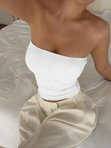 Vaiaye 女士加大码性感无肩带基础款吊带背心，时尚纯色弹力修身抹胸上衣，适合所有季节，是情人节白色夏季的理想之选 - 白色 - 查看 7