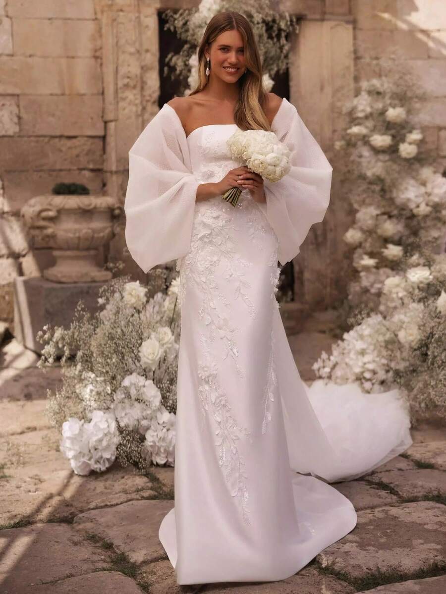 Strapless Off-The-Shoulder Satin Mermaid Wedding Dress With Detachable Puffy Tulle Sleeves, Lace Embroidery Detail & Open Back, Luxury Fishtail Bridal Gown With Long Tulle Train, Vintage Palace Style Wedding Dress, Elegant Yet Bold Bridal Look, Castle Wedding Gown, Winery Wedding Dress, Classic Meets Modern Design Bridal Wear, Perfect For Wedding Ceremony, Christmas Wedding, Halloween Wedding Event, Prom, Birthday Celebration, Formal Ball, Holiday Festival, Engagement Party, Anniversary Gala, Evening Reception, Bride Shower, Banquet, Outdoor Ceremony & Special Occasions - 白色 - 查看 1