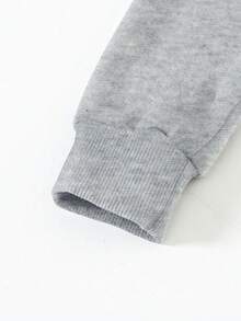 FAITH IS BELIEVE IN JESUS Jesus Carrying The Cross Print Boys' Crew Neck Top, Soft Fabric, Warm And Comfortable Long Sleeve Sweatshirt, Stylish And Versatile, Suitable For Boys To Wear For Traveling, Back To School Days, Festivals, Outdoor Games And Daily Casual Wear, Ideal For Autumn And Winter - Grey - View 3