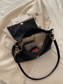 New Spring Fashion Chain Strap Tote Bag, Versatile Large Capacity Shoulder Crossbody Bag, Flap Underarm Baguette Handbag For Women, Commuter Bag - Black - View 4