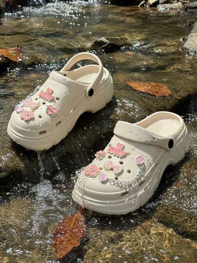 1双女士可爱粉色小猪花卉装饰厚底凉鞋，休闲闭趾夏季木屐，舒适轻便的护士鞋/家居拖鞋，适合居家、卧室、通勤、聚会、露营、浴室和送礼。