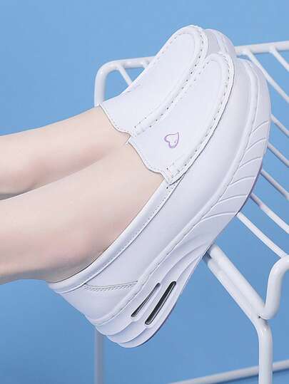 女士护士鞋，白色小号套脚鞋，简约纯色女士户外步行鞋，超轻双气垫软底防滑工作鞋，休闲运动鞋，打孔皮革鞋，春夏款