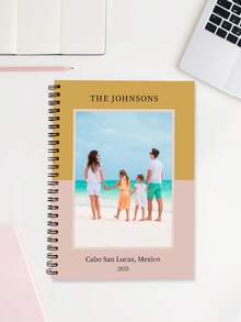 家庭照片螺旋笔记本，家庭照片拼贴日记本，照片螺旋笔记本个性化日记本，自定义文字和照片日记本。定制照片拼贴笔记本，个性化螺旋笔记本，送给闺蜜的礼物创意，母亲节送给妈妈的照片回忆日记。 - 彩色 - 查看 11