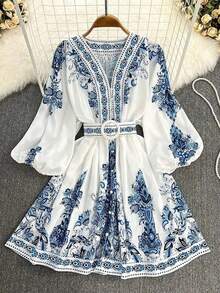 印花灯笼袖纽扣前开襟连衣裙，波西米亚风格，长袖短款印花修身连衣裙，女士秋冬度假装 - 藍白色 - 查看 1