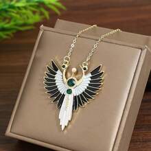 1件黑白天使翅膀吊坠，镶嵌合成绿色宝石和仿珍珠，层叠羽毛，优雅锌合金项链 - 金色 - 查看 8
