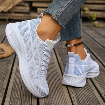 1双渐变色运动面料系带户外鞋