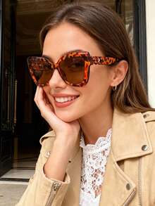 1副超大复古时尚眼镜，适合日常佩戴、街头风、度假、海滩等各种场合。 - 豹紋框 - 查看 4