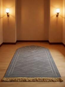 1 pieza Elegante alfombra de oración con estampado floral - Material de franela suave, lavable a máquina, alfombra rectangular cómoda con acentos dorados, diseño de mezquita para uso en interiores, terciopelo con borlas a rayas grises - Gris - Ver 5