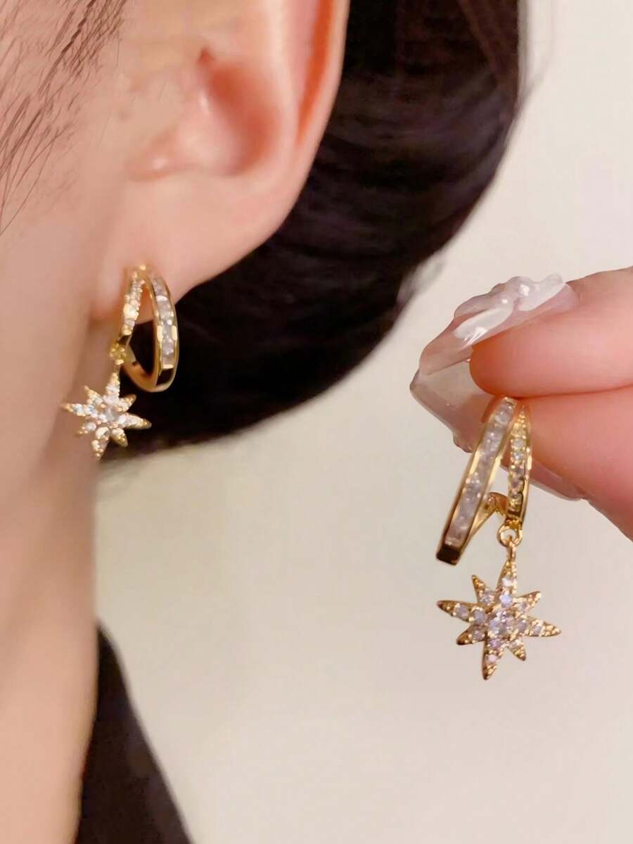 一对简约奢华设计全钻星形吊坠925银针白锆石耳环，女士日常佩戴个性化首饰 - 金色 - 查看 1