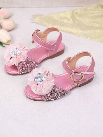 Sandal đế bằng hở mũi chống trượt bằng lưới hoa đính đá sequin mới năm 2026 dành cho bé gái, thích hợp cho du lịch dịp Quốc khánh/trang phục Halloween/các sự kiện gia đình Giáng sinh.
